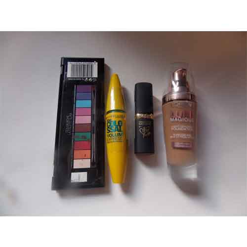 Basic Make Up kit including red lipstick, Mascara, Eyeshadow and Foundation